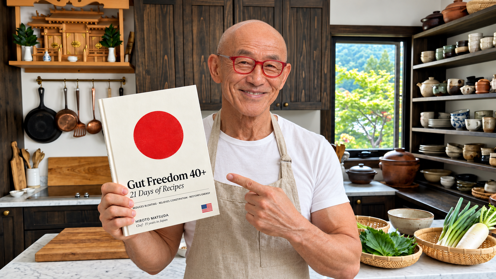 Hiroto Matsuda holding the English edition of Gut Freedom 40+